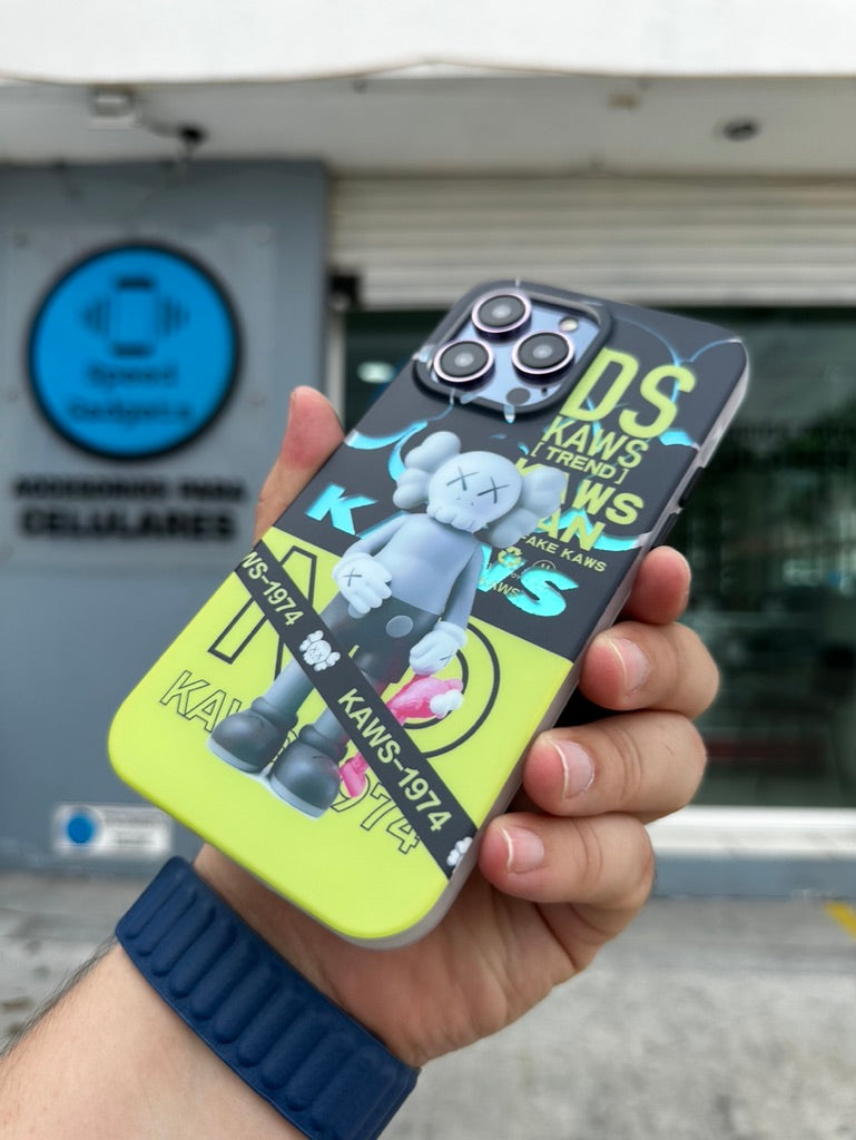 Case Kaws Holografica