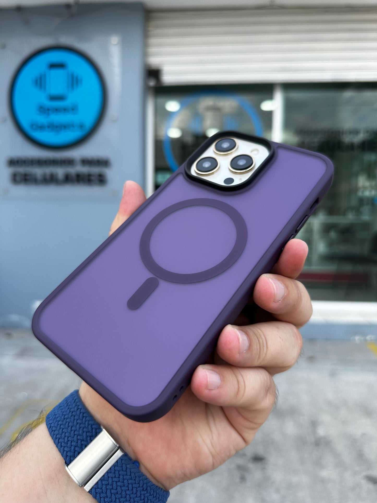 Case Magsafe Humo Purpura