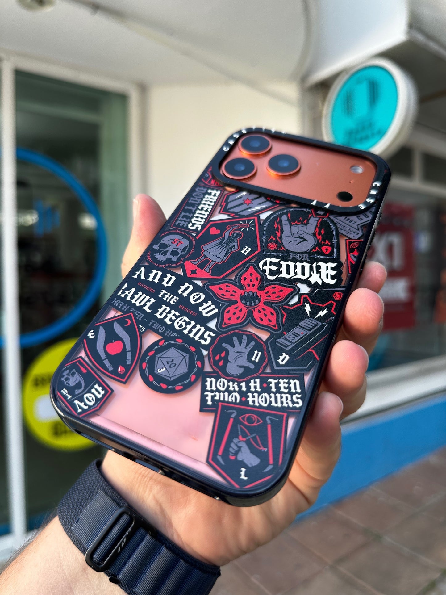 Case Funda Magsafe para iPhone STRANGER